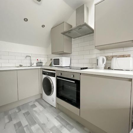 10Min To City - Free Parking - Private Studio - Contractor Friendly Manchester Zewnętrze zdjęcie