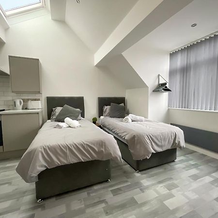 10Min To City - Free Parking - Private Studio - Contractor Friendly Manchester Zewnętrze zdjęcie