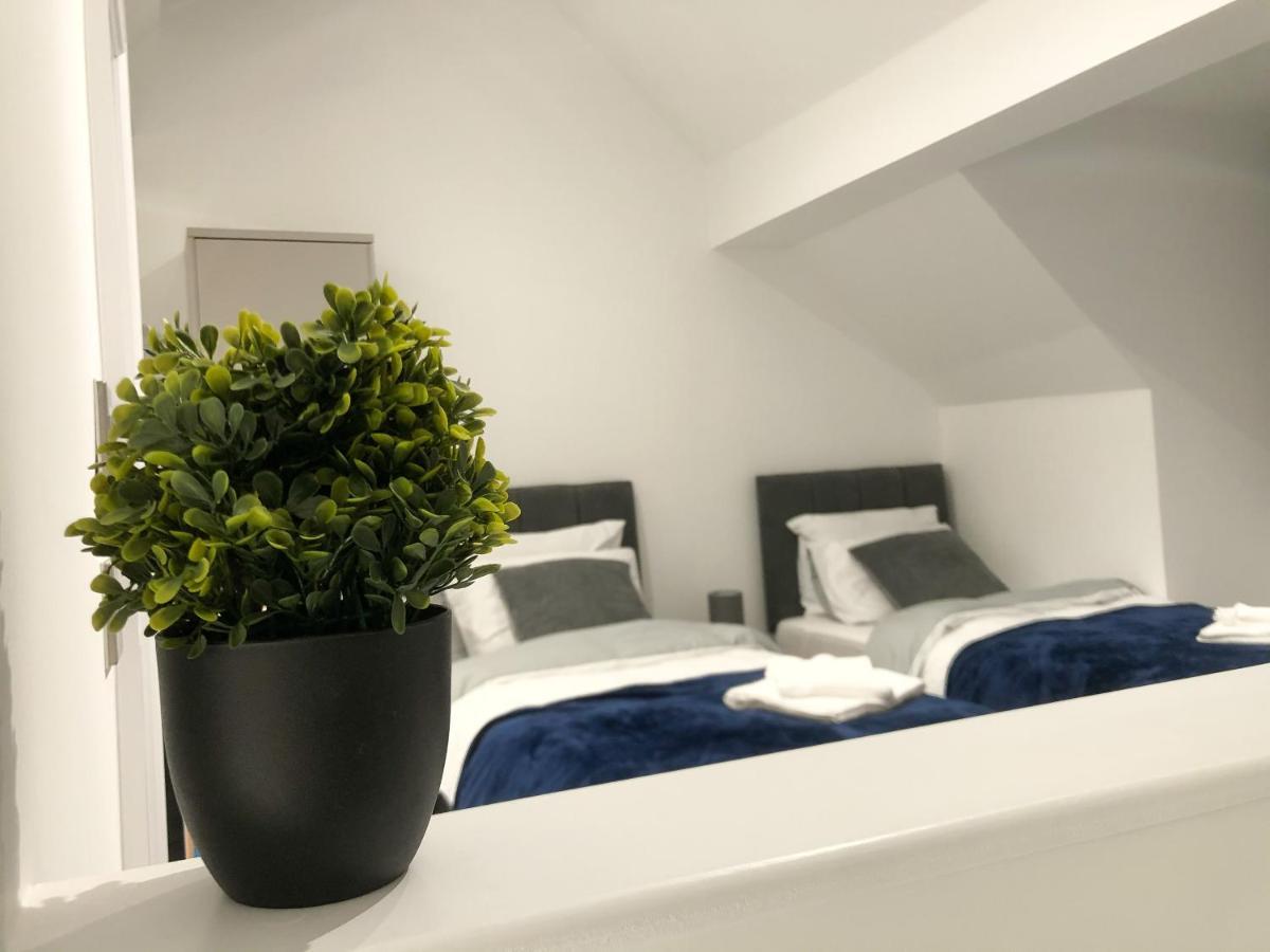 10Min To City - Free Parking - Private Studio - Contractor Friendly Manchester Zewnętrze zdjęcie