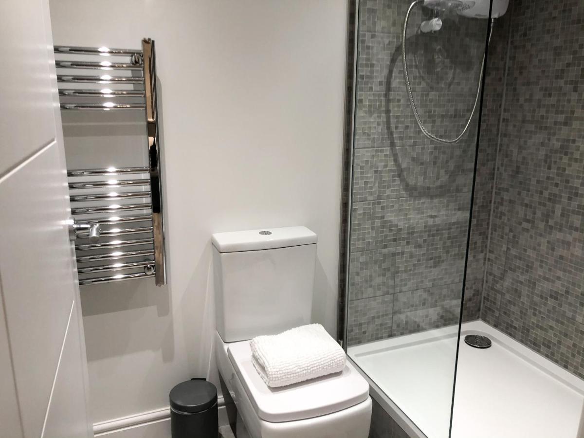 10Min To City - Free Parking - Private Studio - Contractor Friendly Manchester Zewnętrze zdjęcie