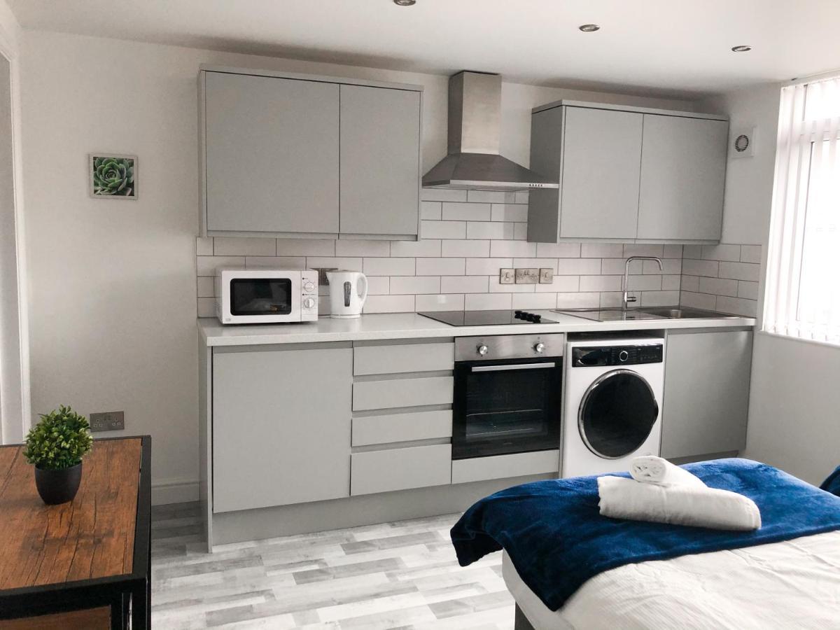 10Min To City - Free Parking - Private Studio - Contractor Friendly Manchester Zewnętrze zdjęcie