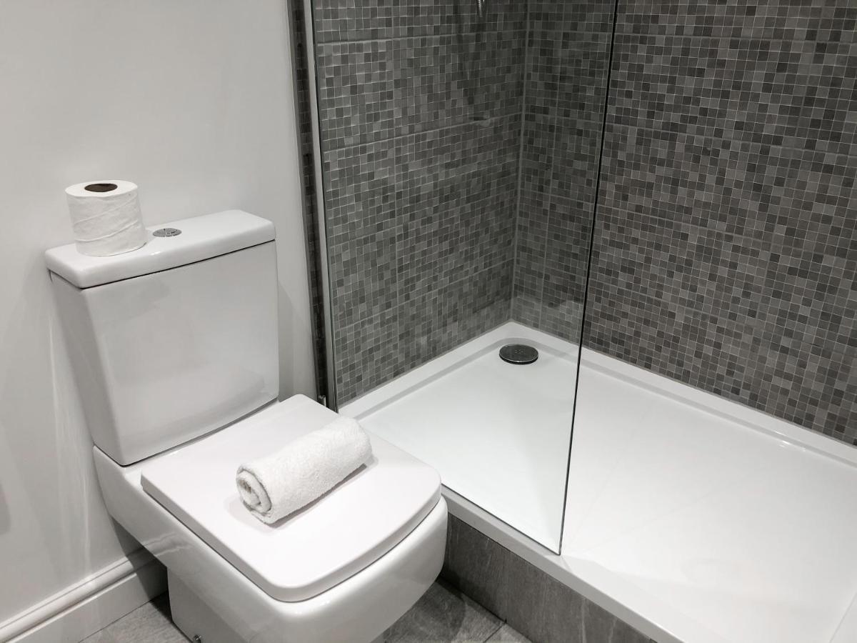 10Min To City - Free Parking - Private Studio - Contractor Friendly Manchester Zewnętrze zdjęcie