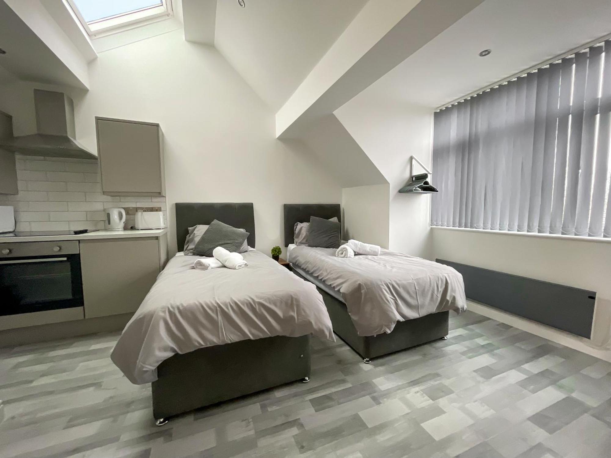10Min To City - Free Parking - Private Studio - Contractor Friendly Manchester Zewnętrze zdjęcie